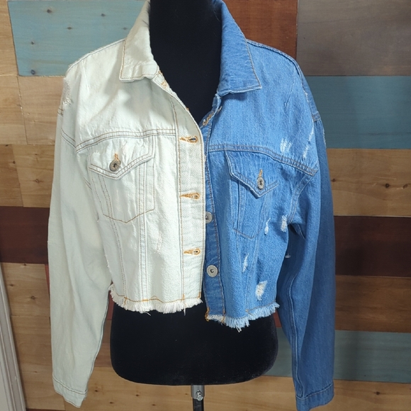 Spoon Jeans Jackets & Blazers - Chic Two-Tone Denim Jacket in Cream and Blue